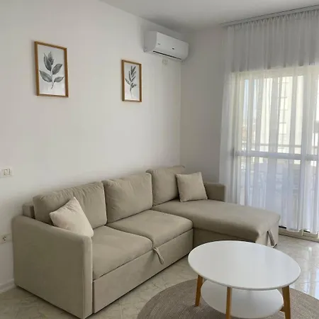 City Beach 836 Apartmán *